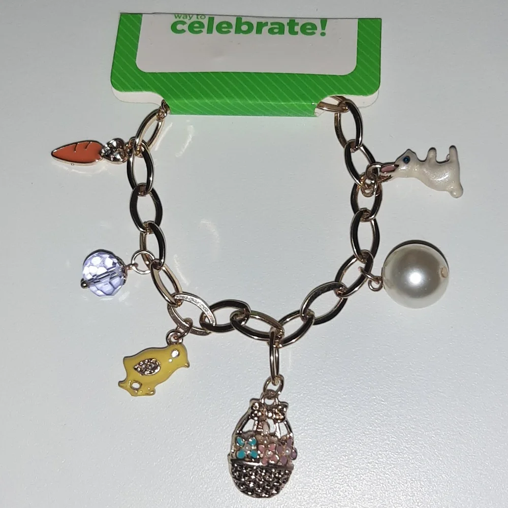 🐰🐤Cute! Bunny, Duck, Basket Bracelet🐤🐰Extends to 8 1/2